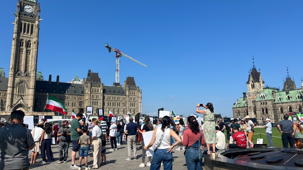 Mahsa Amini: Ottawa residents rally for 2nd anniversary of Mahsa Amini’s death, push for change in Iran [Video]