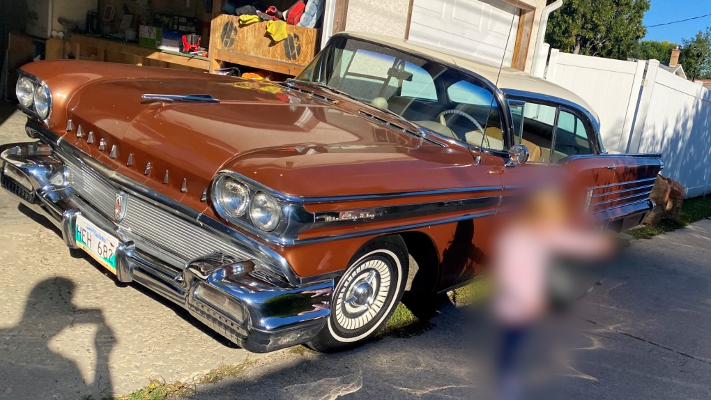 Classic car from 1958 stolen from Winnipeg garage [Video]