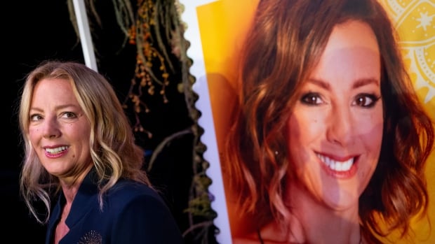 Sarah McLachlan Canada Post commemorative stamp unveiled in B.C. [Video]