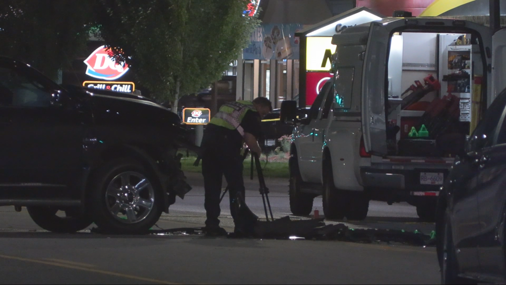 Langley news: Fatal motorcycle crash shuts down Fraser Highway [Video]