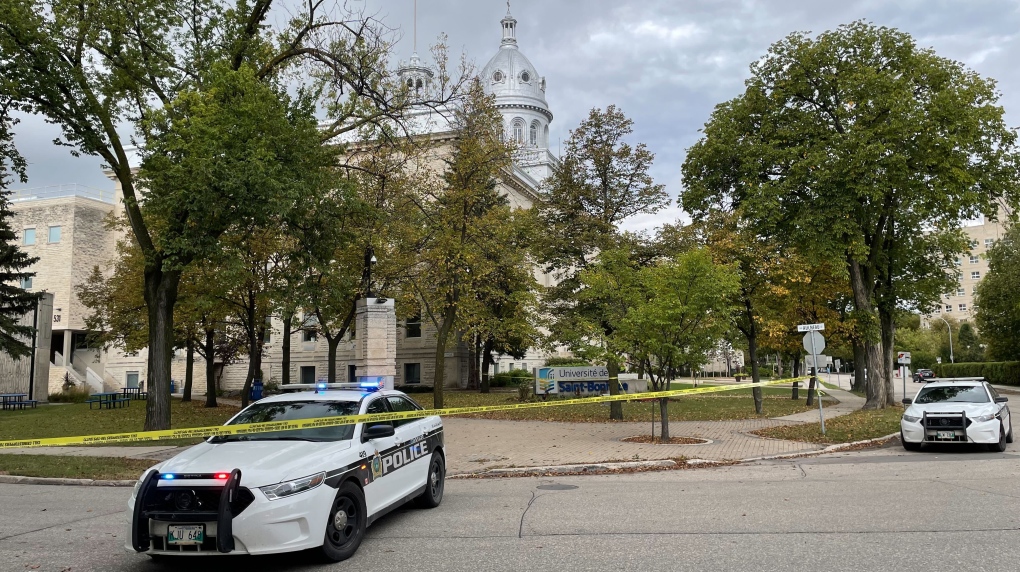 Winnipeg police bomb unit responds to Universit de Saint-Boniface [Video]