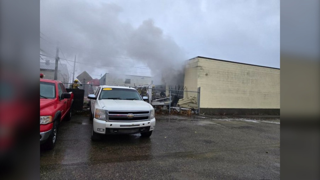 Fire in commercial building contained, Regina Fire says [Video]