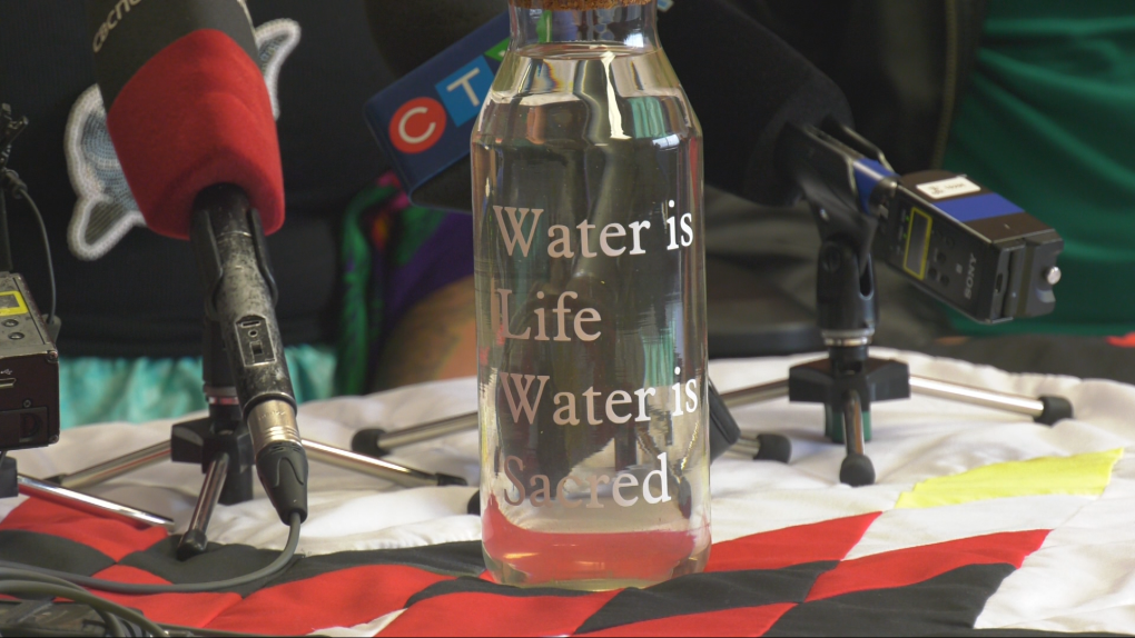 Manitoba News: Lawsuit says Lake Winnipeg should declared a living being [Video]