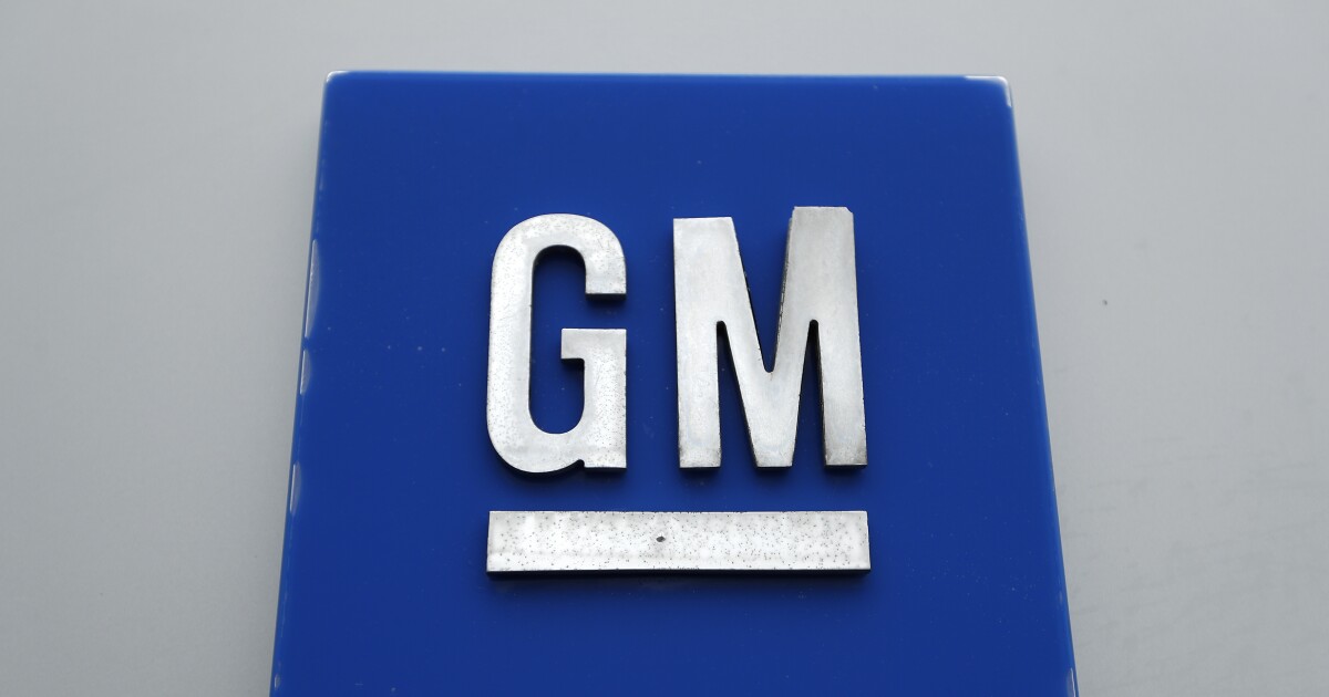 GM recalling more than 449,000 SUVs, pickups [Video]