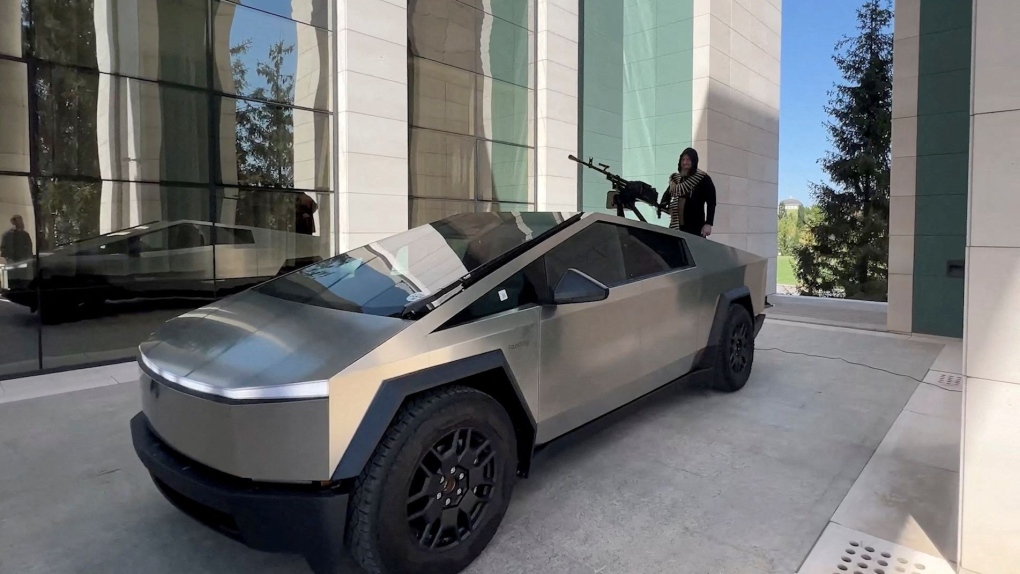 Tesla news: Chechen warlord accuses Musk of ‘remotely disabling’ Cybertruck [Video]