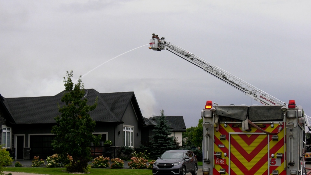 Saskatoon garage fire spreads to the attached home [Video]