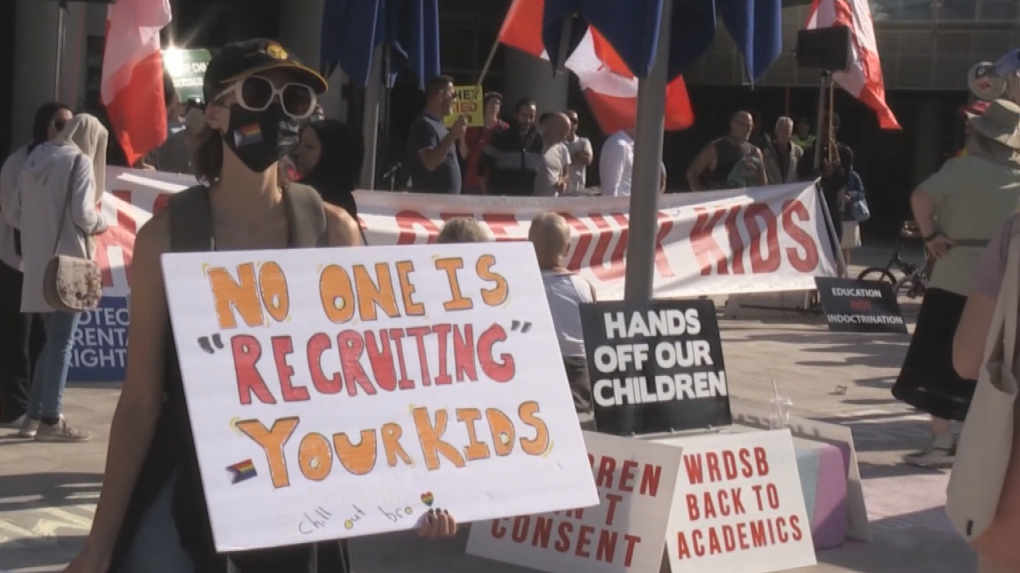 Competing protests over LGBTQ2S+ inclusive education in Kitchener, Ont. [Video]