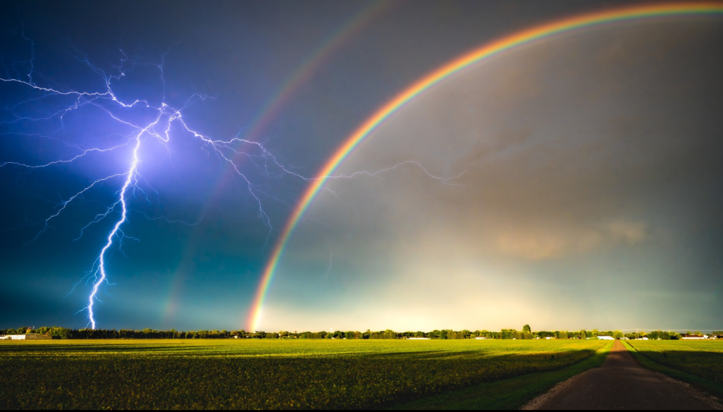 Manitoba weather: Photographer snaps photo of rainbow and lightning strike at same time [Video]