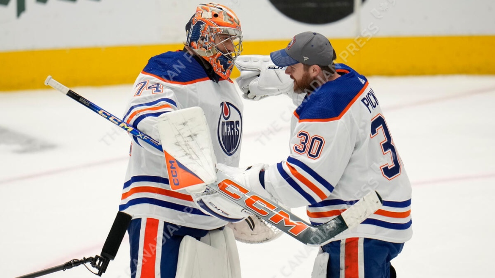 Oilers camp: Skinner, Pickard goalie partnership a friendship, too [Video]