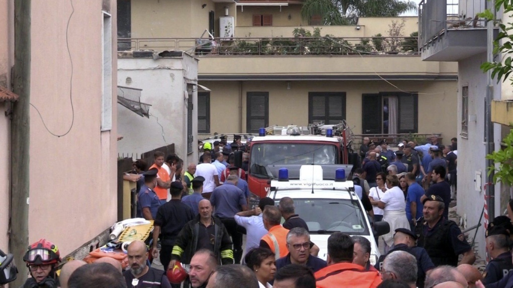 Naples building collapse leaves 2 dead, more trapped [Video]