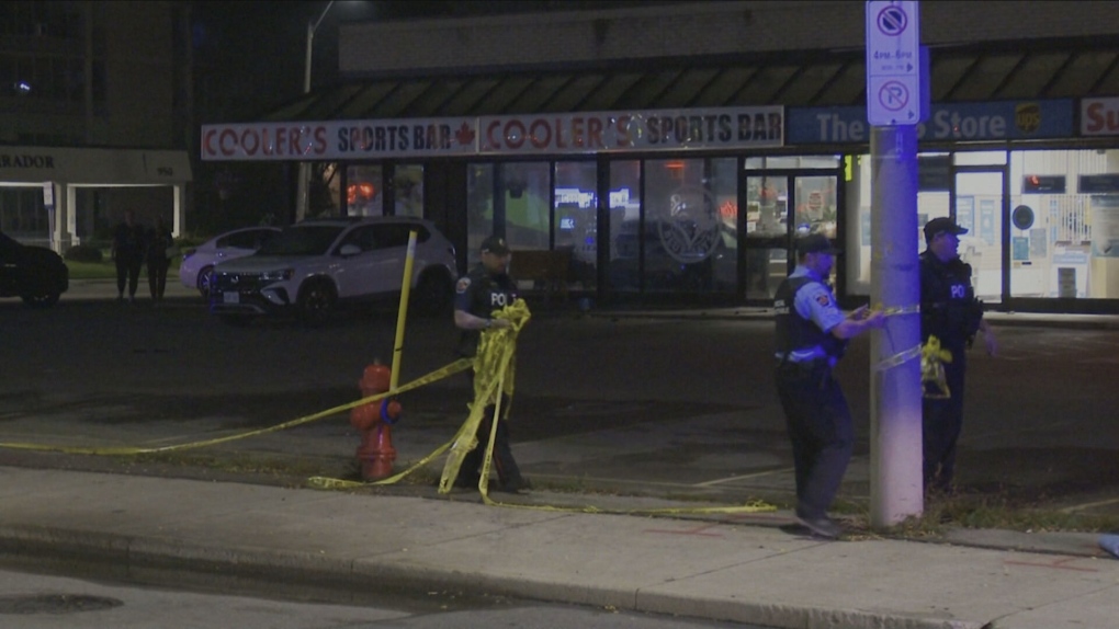 Shooting at Hamilton sports bar sends 1 person to hospital [Video]