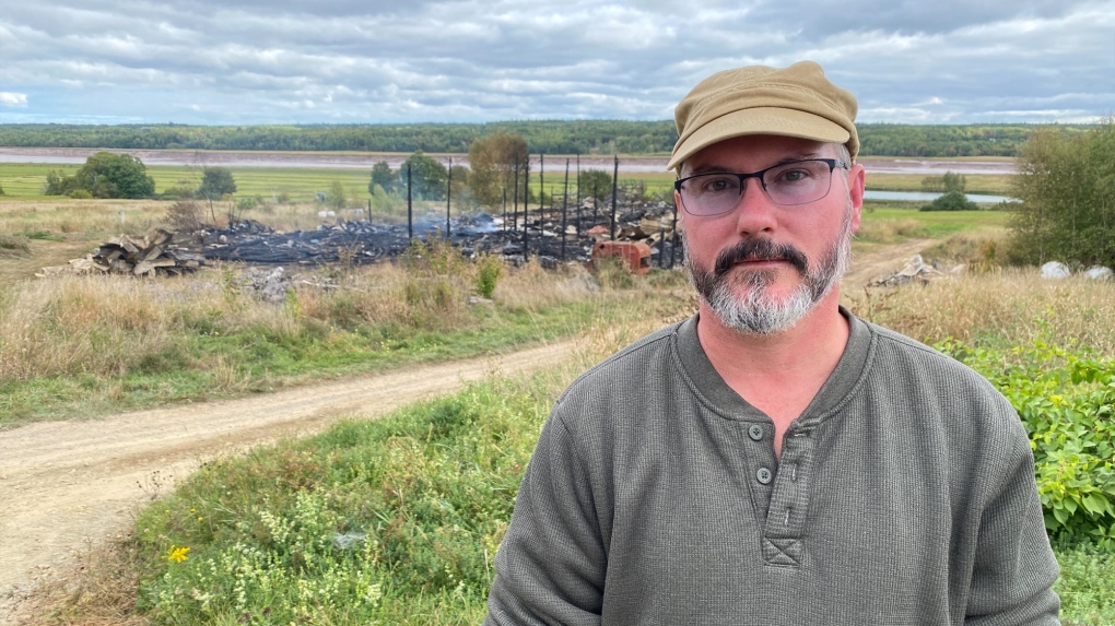 Sunden Farms barn destroyed by fire in New Brunswick [Video]