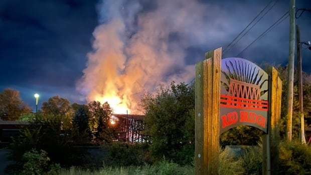 Province will rebuild Kamloops, B.C., bridge after fire, Eby says [Video]