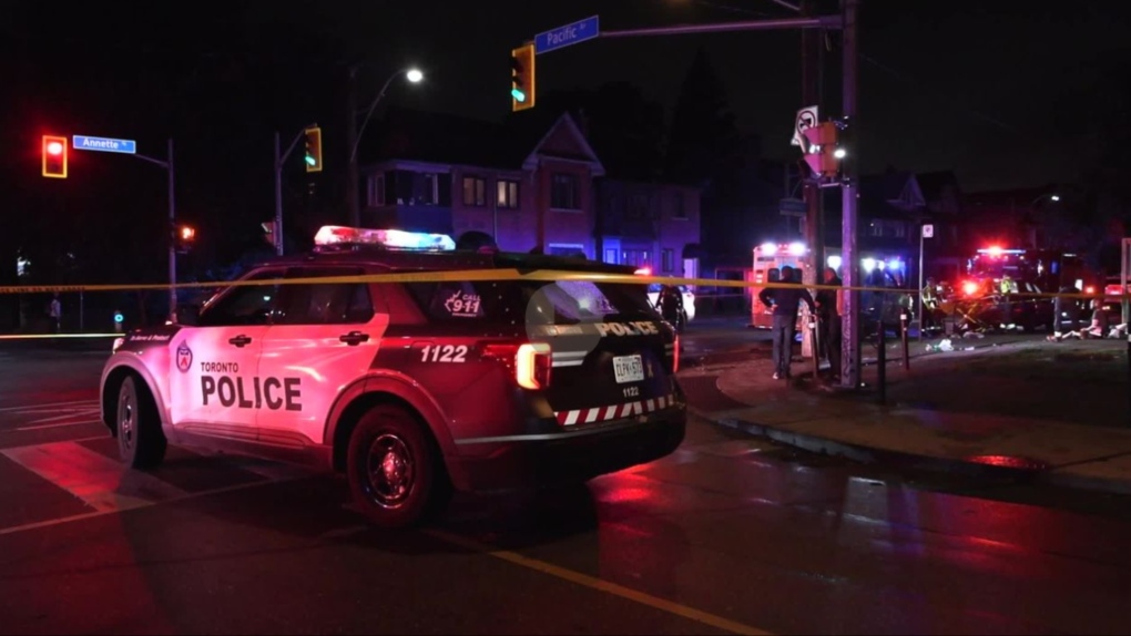 Woman dead, man injured following collision in Toronto’s west end [Video]