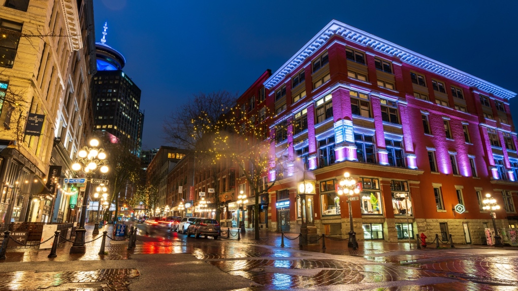 Vancouver mayor promises more police to quell ‘street disorder’ in Gastown [Video]