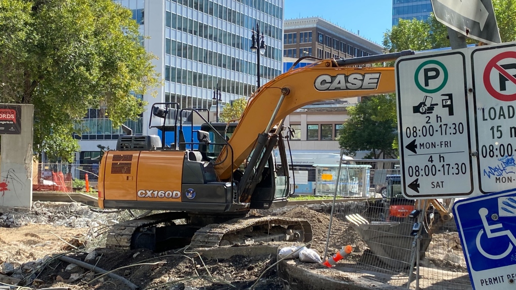 Air Canada Park: Pieces of historic Winnipeg buildings removed during demolition [Video]