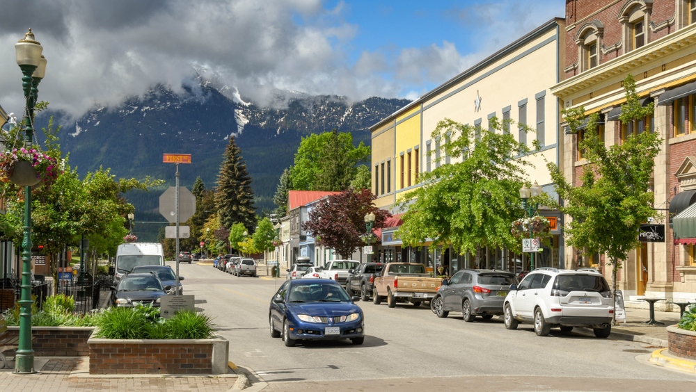 B.C. RCMP officer may face charges for striking pedestrians in Revelstoke [Video]