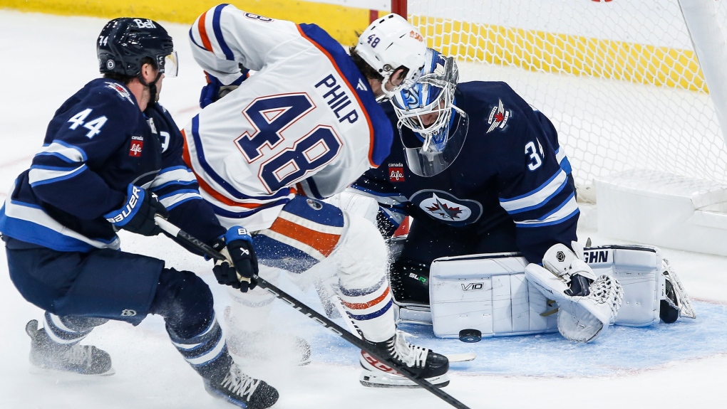 Oilers camp: Coaches evaluate players as Jets win NHL exhibition tilt [Video]