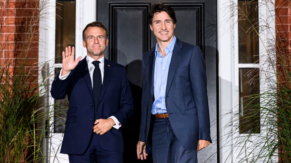 Justin Trudeau meets Emmanuel Macron in Ottawa [Video]