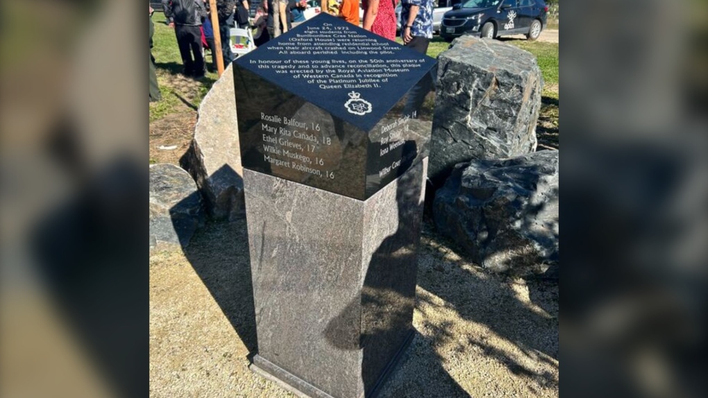 Winnipeg monument for plane crash victims unveiled [Video]