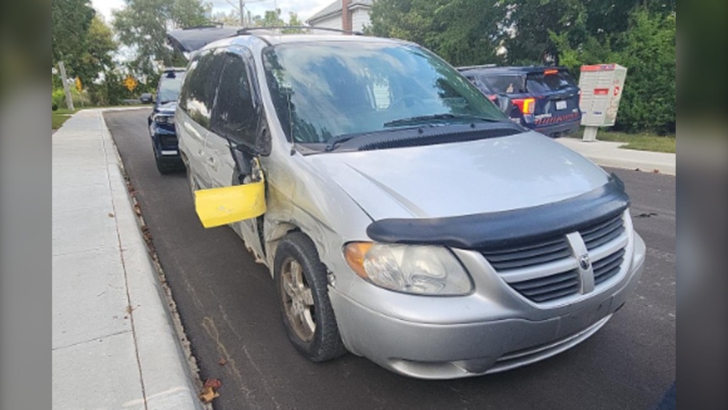 Windsor driver flees Woodstock collision [Video]