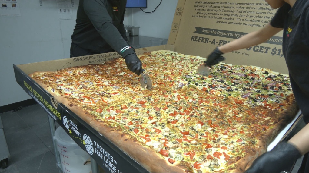 Big Mama’s and Papa’s Pizzeria in Edmonton selling a giant pizza [Video]