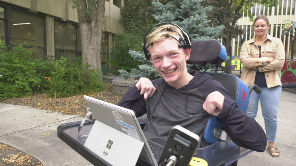 Patients with disabilities using computers to improve their mobility [Video]