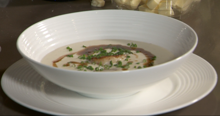 Simply Delicious Recipe: Cauliflower Soup with Brown Butter Scallops – Toronto [Video]