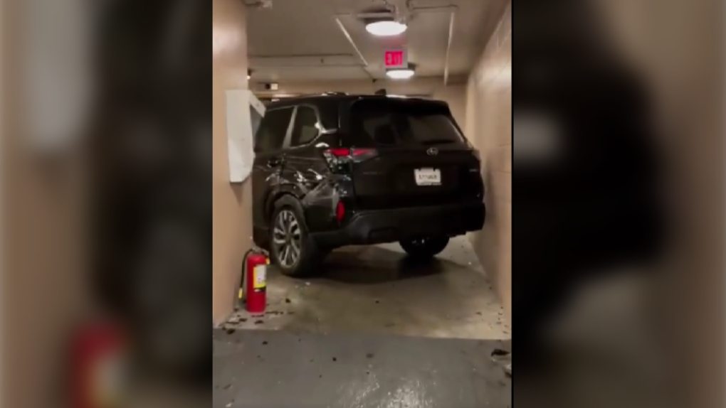 Driver gets SUV stuck in elevator bay at B.C. casino [Video]