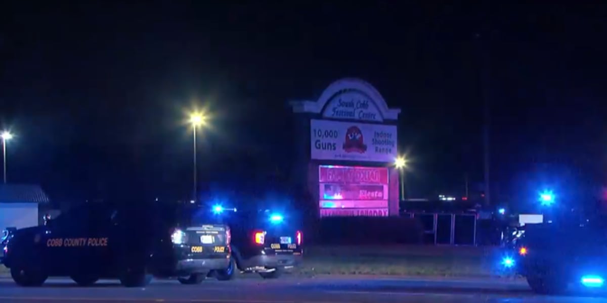 2 Smyrna officers injured, suspect dead in shootout at gun store, police say [Video]