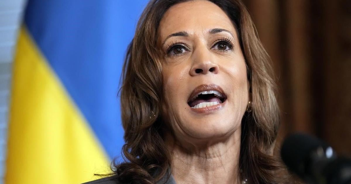 Harris walks fence at US-Mexico border as she works to project tougher stance on migration [Video]