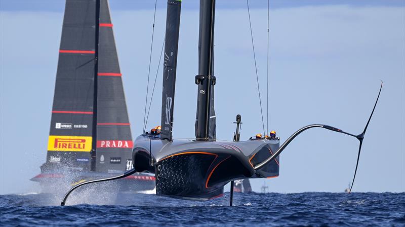 Racing abandoned as light winds disrupt Day 2 of Louis Vuitton Cup Final [Video]