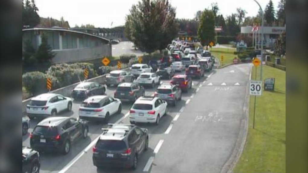 Long weekend border wait times balloon to 3 hours in B.C. [Video]