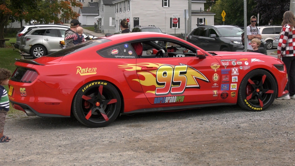 Lightning McQueen replica pays a visit to Brockville, Ont. [Video]