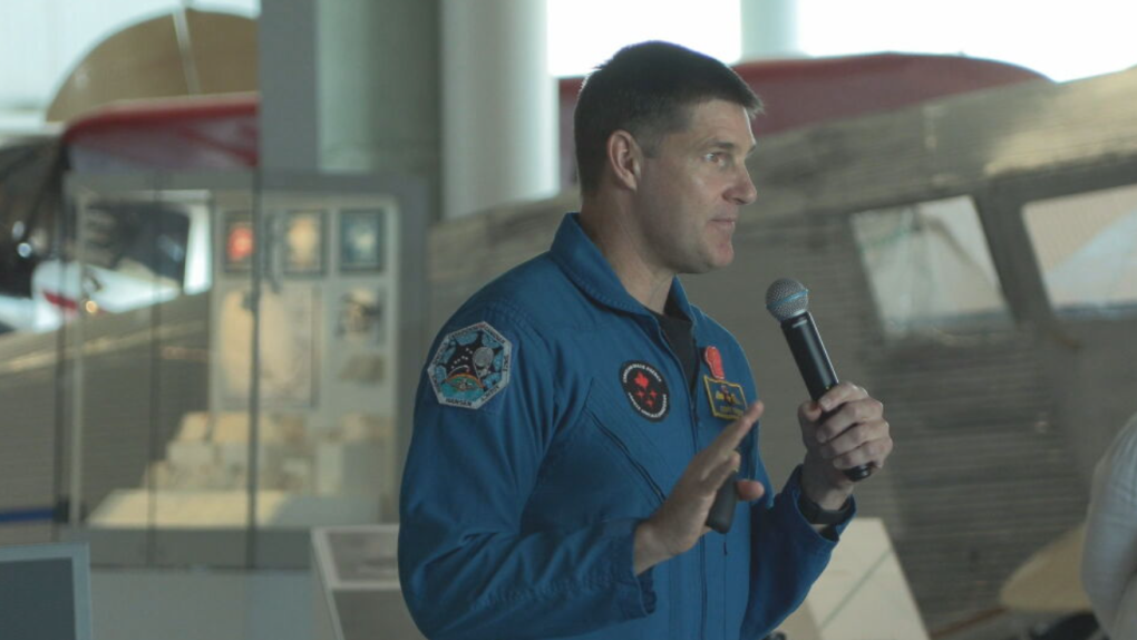 Astronaut Jeremy Hansen lands in Winnipeg at Royal Aviation Museum [Video]