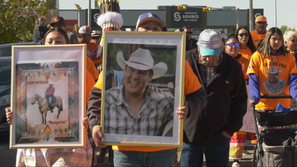 Hundreds walk in honour of Indigenous man who died in police custody [Video]