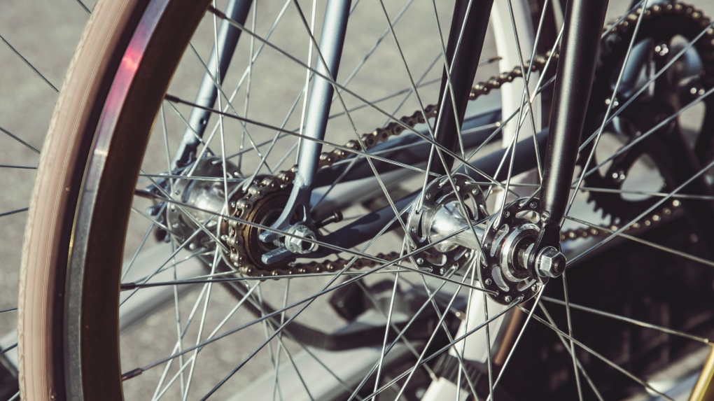 Kitchener crash sends teen cyclist to hospital with serious injuries [Video]