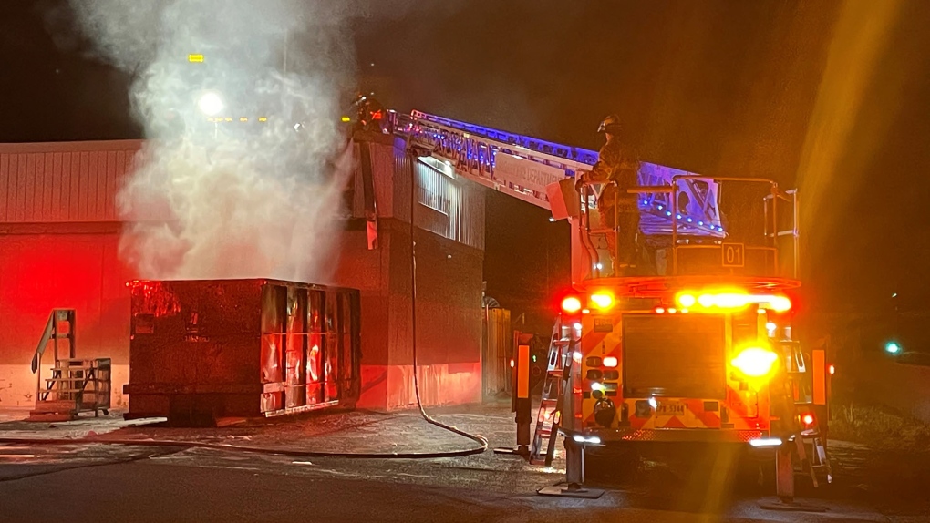 Fire damages building in southeast Calgary [Video]