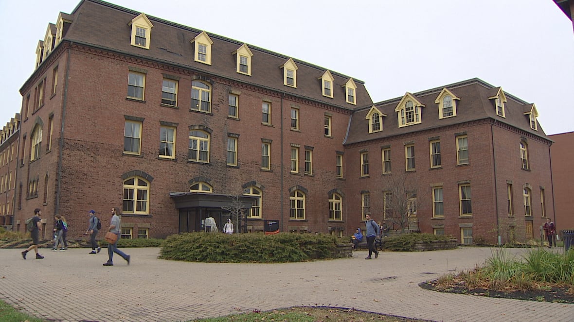 Why no emergency alert was issued after UPEI received a shooting threat [Video]