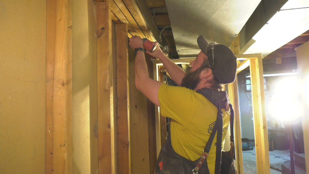 Edmonton home builders rebuild basement for charity [Video]