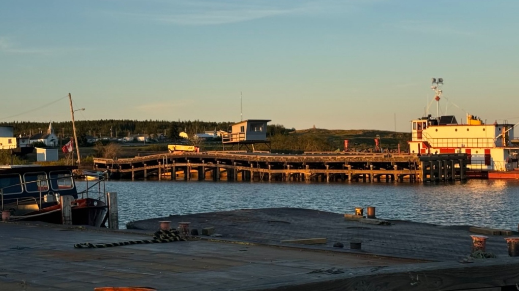 Fort Chipewyan accuses feds of covering up town’s dock contamination [Video]