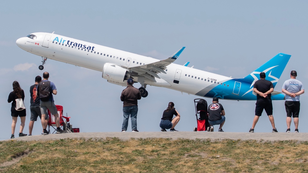 Air Transat considering 80-person layoff amid financial turbulence [Video]