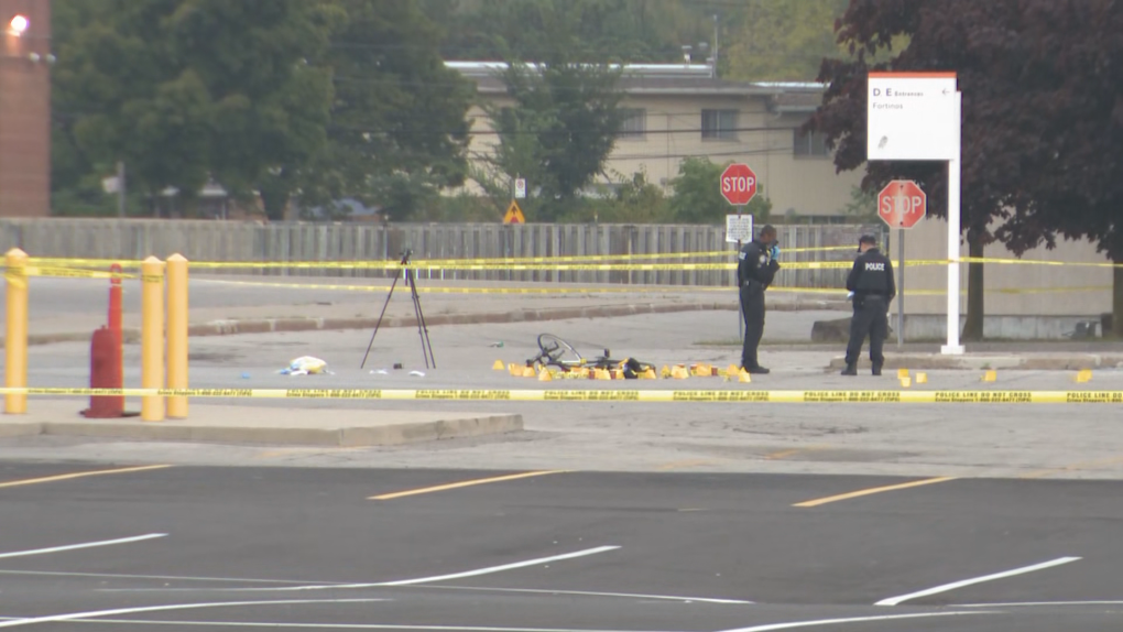 Man fatally shot in parking lot of Toronto shopping centre identified [Video]