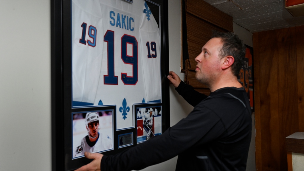 Quebec Nordiques fans turn up to see Kings, but still mourn lost hockey team [Video]