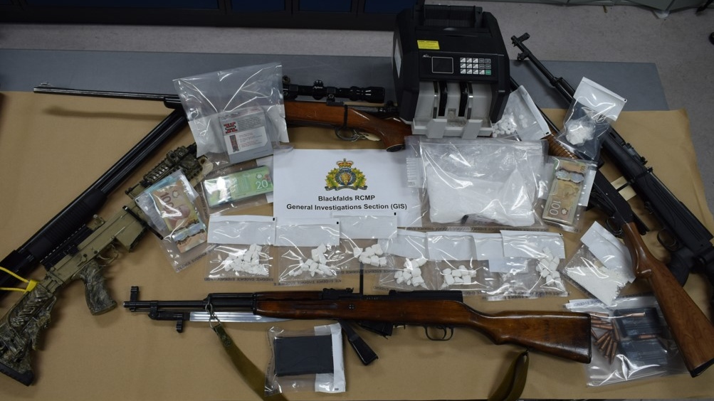 Blackfalds woman arrested after guns, cocaine and cash found [Video]