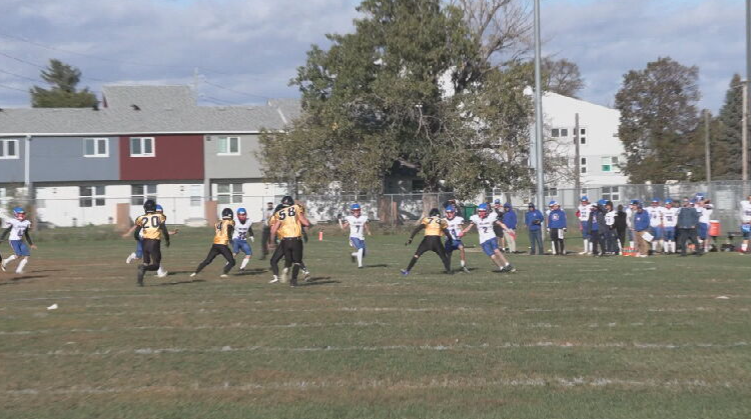 Winnipeg high school football teams face off on Thursday [Video]