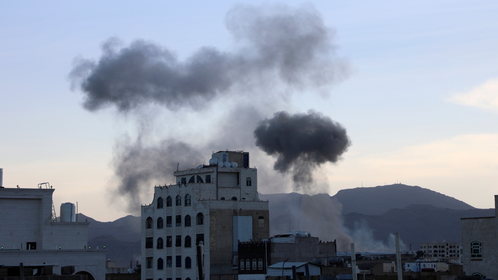 Houthi rebels: U.S., Britain launch airstrikes in Yemen [Video]