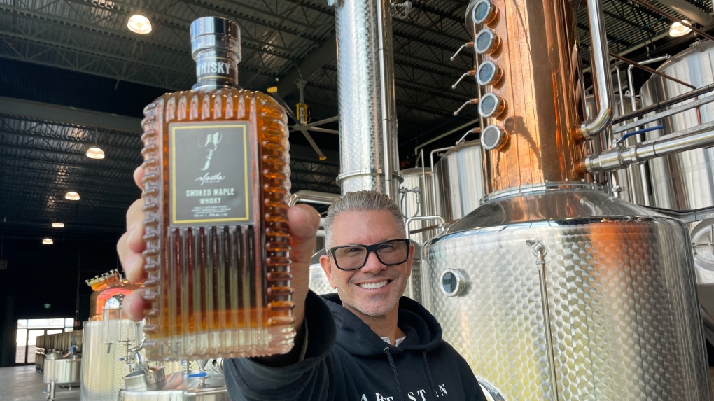 A new distillery in Hawkesbury, Ont. is producing a smoked maple whisky [Video]