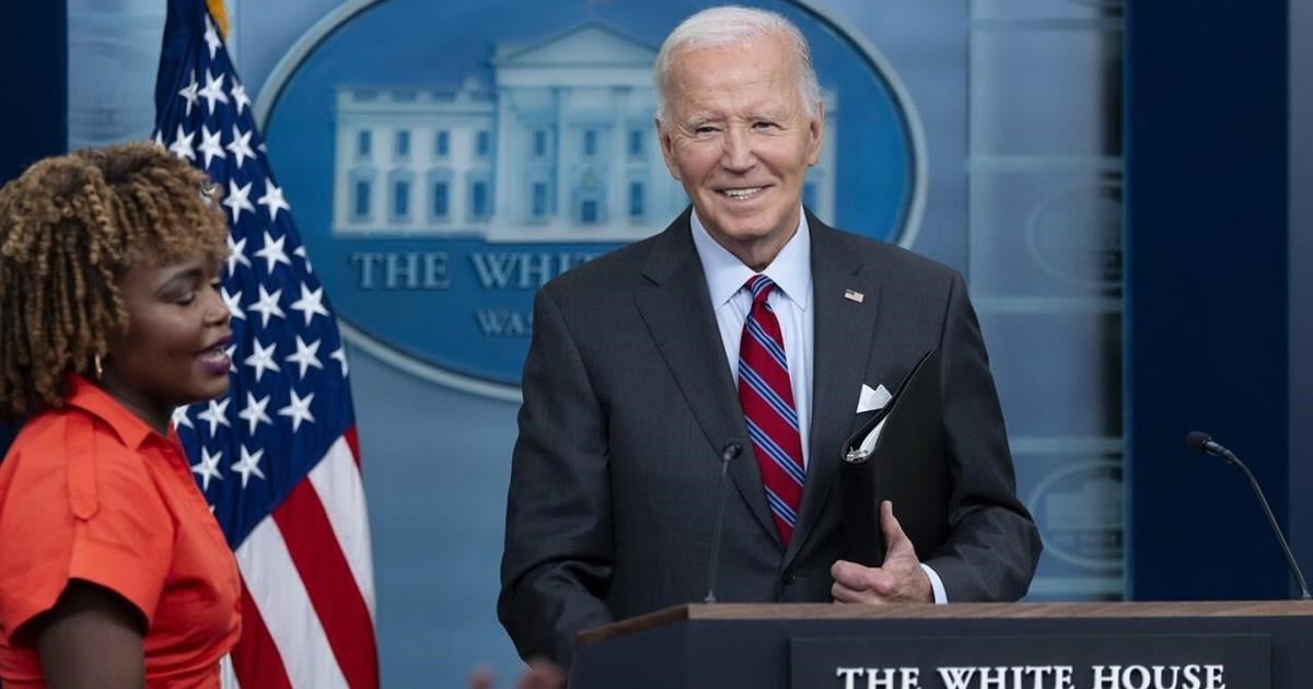 Biden talks election, economy and Middle East in surprise news briefing [Video]