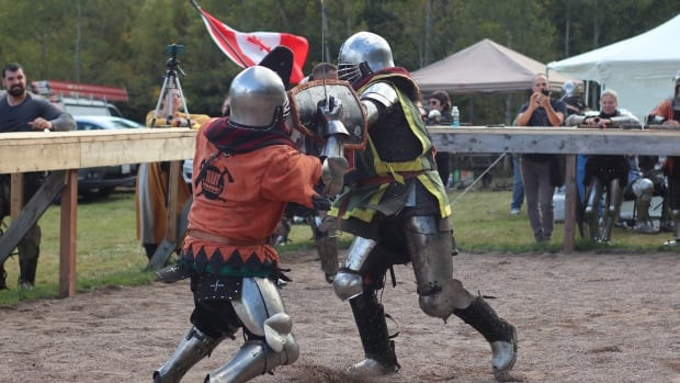 Axes and armour: Athletes fight in medieval combat arena for sport in N.B. [Video]